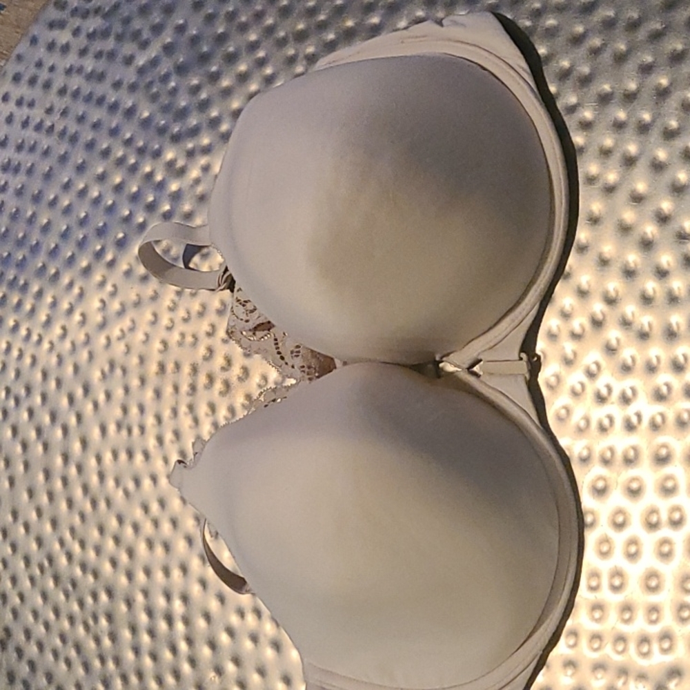 Body by Victoria front clasp bra